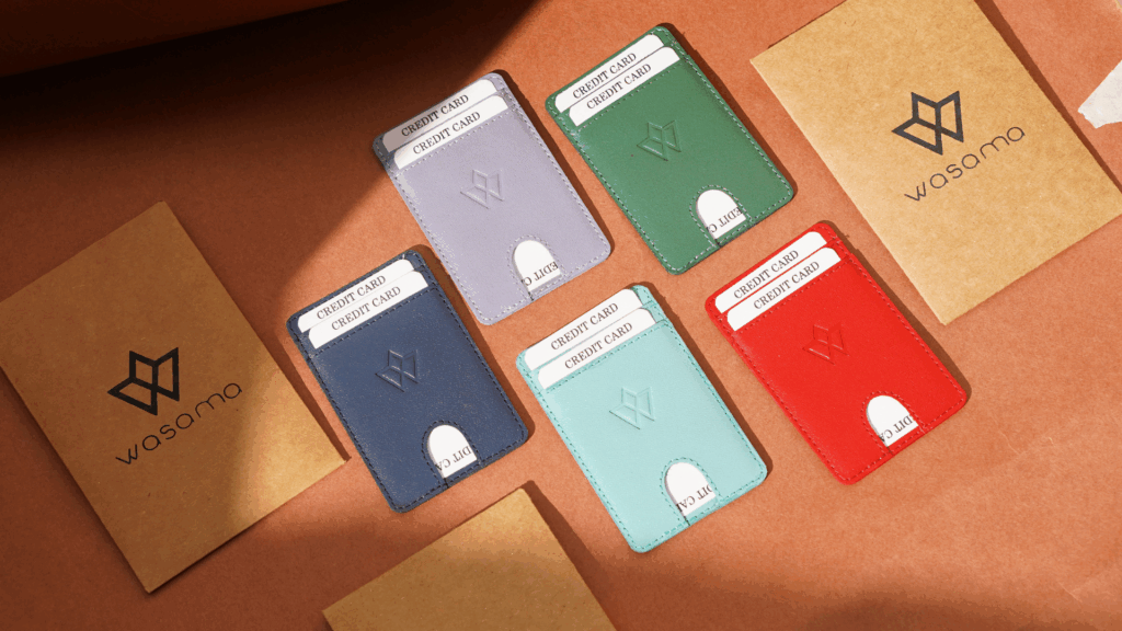 Slim Cardholder as an Anniversary Leather Gift for Him