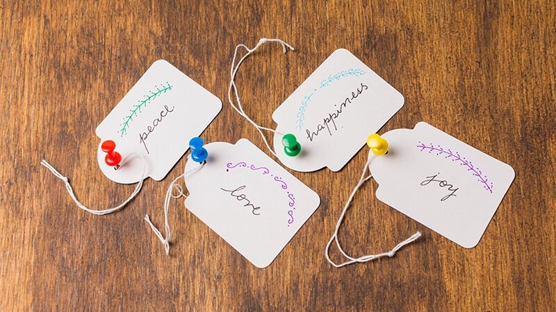 custom squeeze tags